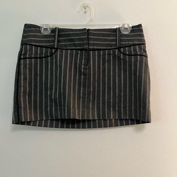 Stripped mini skirt - Picture 1 of 3